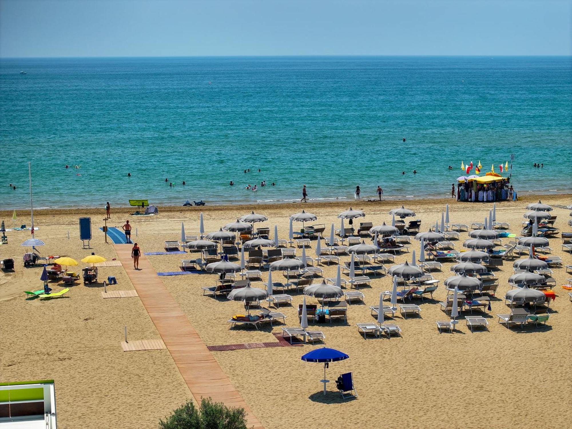Il Tridente Hotel Bibione Exterior foto